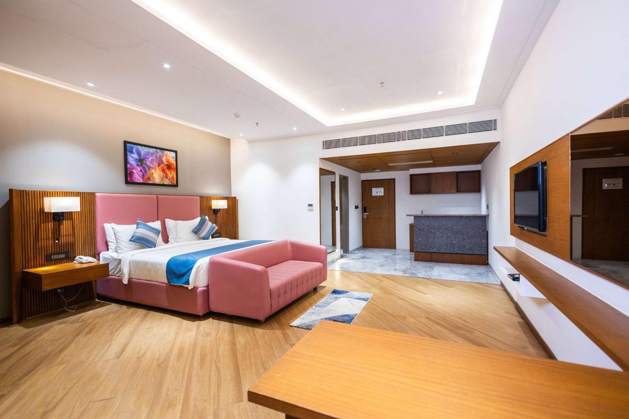Ramada Encore By Wyndham Viramgam Екстериор снимка