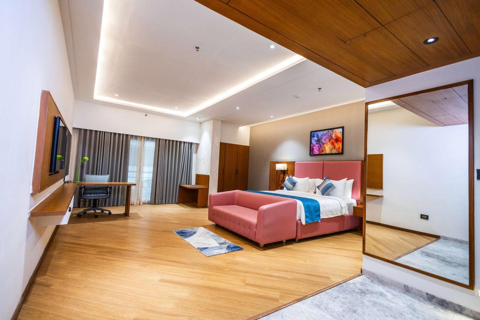 Ramada Encore By Wyndham Viramgam Екстериор снимка