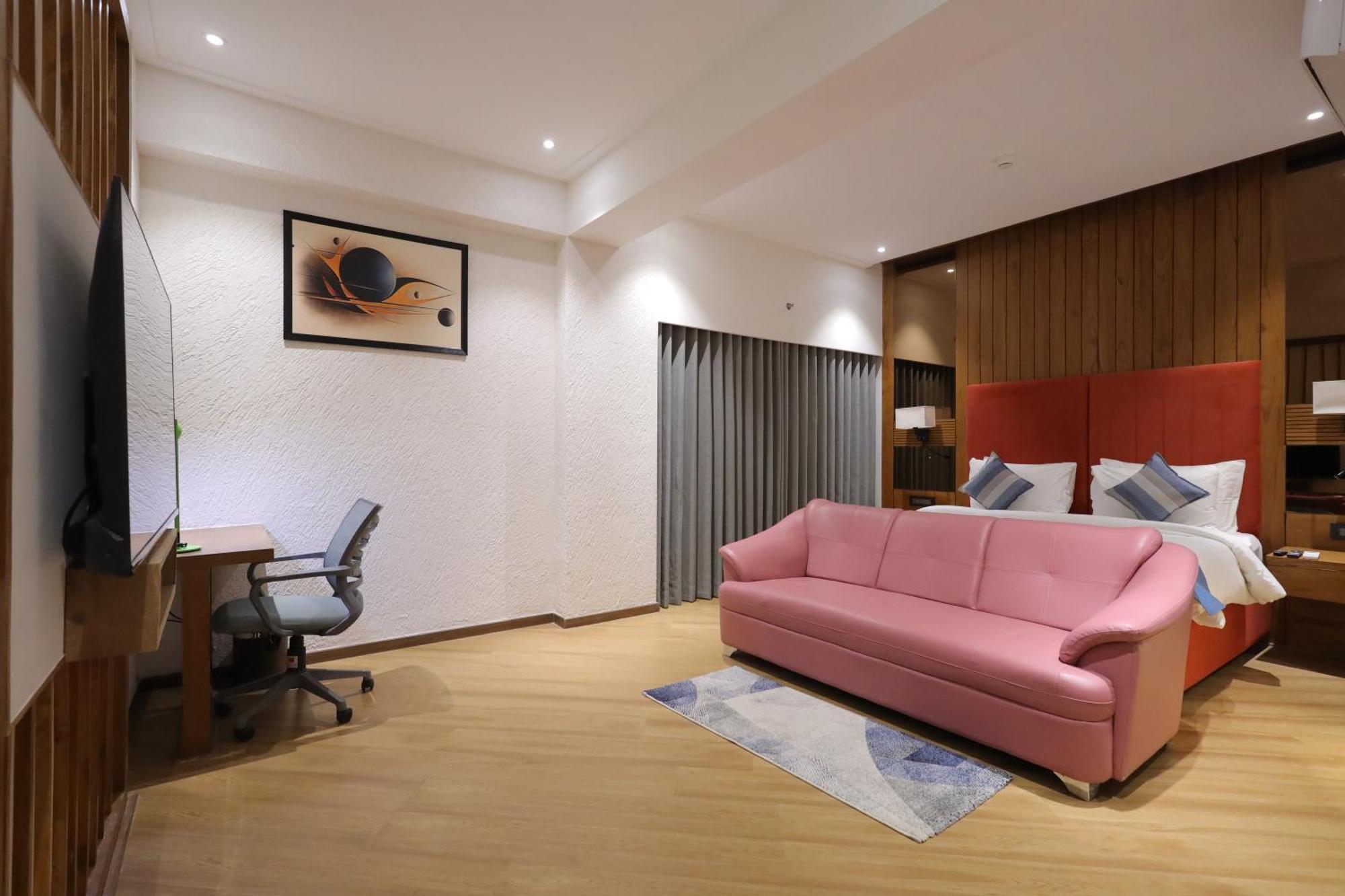 Ramada Encore By Wyndham Viramgam Екстериор снимка